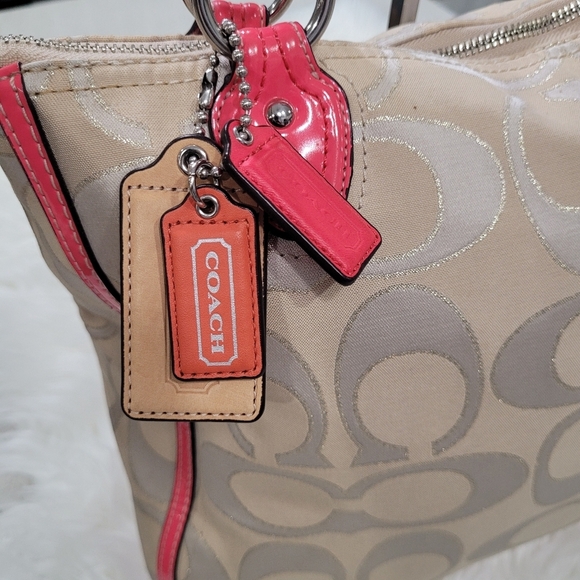 🔹️COACH 🔹️ metallic signature sateen tote ✨️🩷[ With Flaws] - Picture 9 of 17